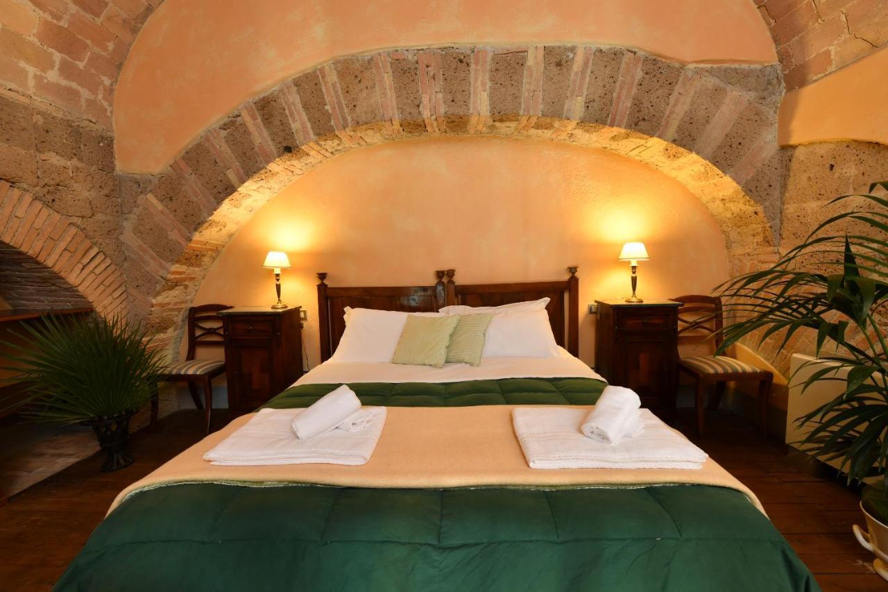 Castello Costaguti Hotel Roccalvecce Exterior foto